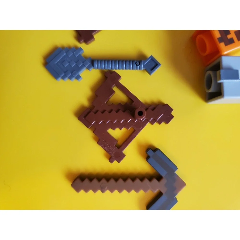 LEGO Minecraft Weapons And Heads Lot Of 6 - Picture 4 of 4